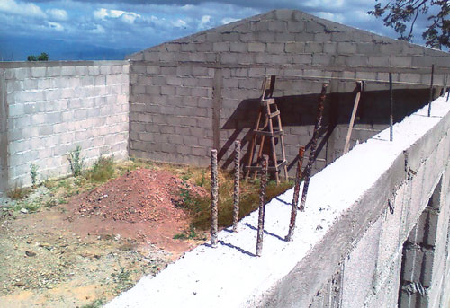 A building for the Buen Samaritano church in Honduras is well underway, thanks for the 2009 Thank Offering.