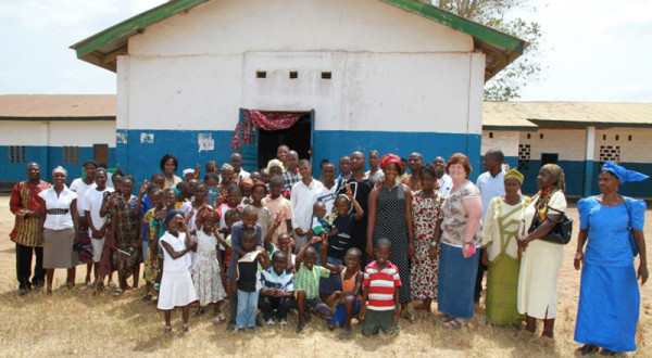 Donna Hollopeter with people from the Vai church in Pujehun in February 2013.