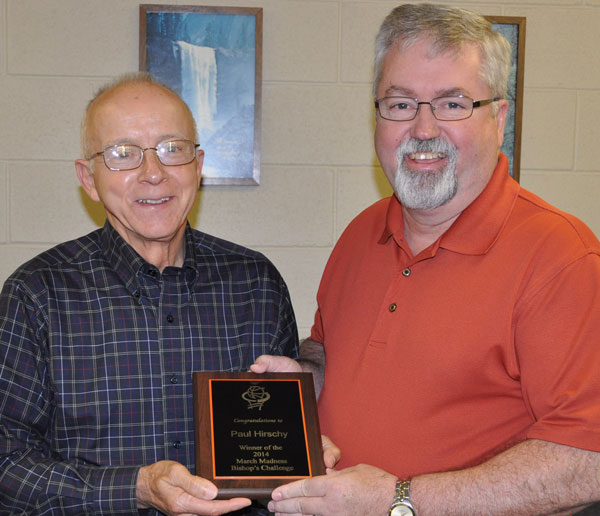 Phil Whipple (right) presents the winner's plaque to Paul Hirschy.